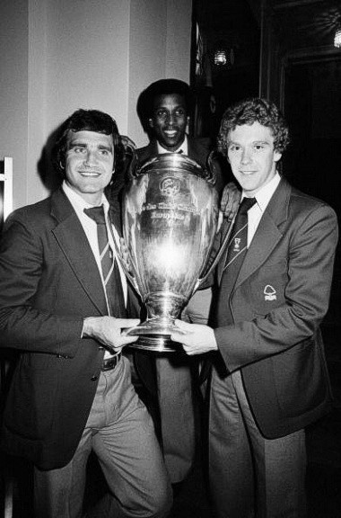 3. Larry Lloyd và Kenny Burns: Không có 2 người này, sự nghiệp huấn luyện của Brian Clough chẳng là gì. Họ lần lượt đến Nottingham Forest vào năm 1976 và 1977, và ngay lập tức chức vô địch Anh 1977/78 vào tay Forest. Và tất nhiên không thể không nói tới 2 chức vô địch C1 1979 và 1980 đã làm nên tên tuổi huyền thoại của Clough.